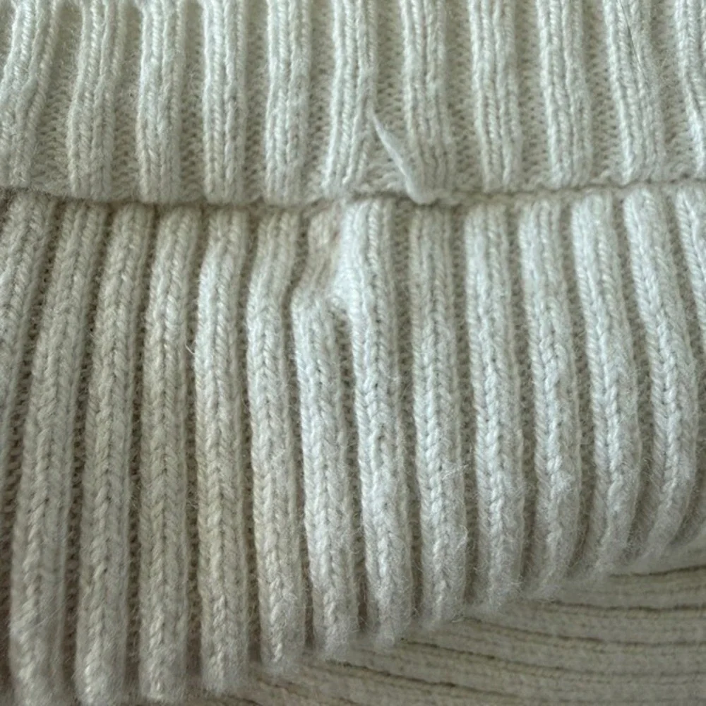 DKNY Jeans White Ribbed V‎ Neck Long Sleeve Sweater Top Women's Medium